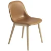 Chaise Fiber Side Chair avec pieds en bois, Cuir cognac-chêne