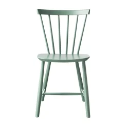 Chaise J46, Beech dusty green painted