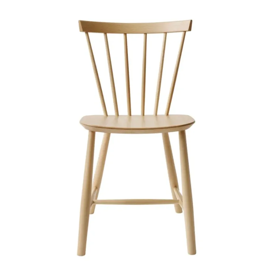 Chaise J46, Beech nature lacquered