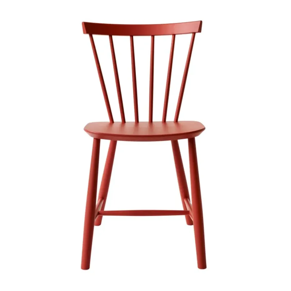 Chaise J46, Beech red painted