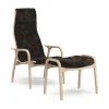 Fauteuil et repose-pieds Lamino hêtre laqué/peau de mouton, Espresso (brun)