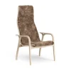 Fauteuil Lamino chêne pigmenté blanc/peau de mouton, Sahara (marron nougat)